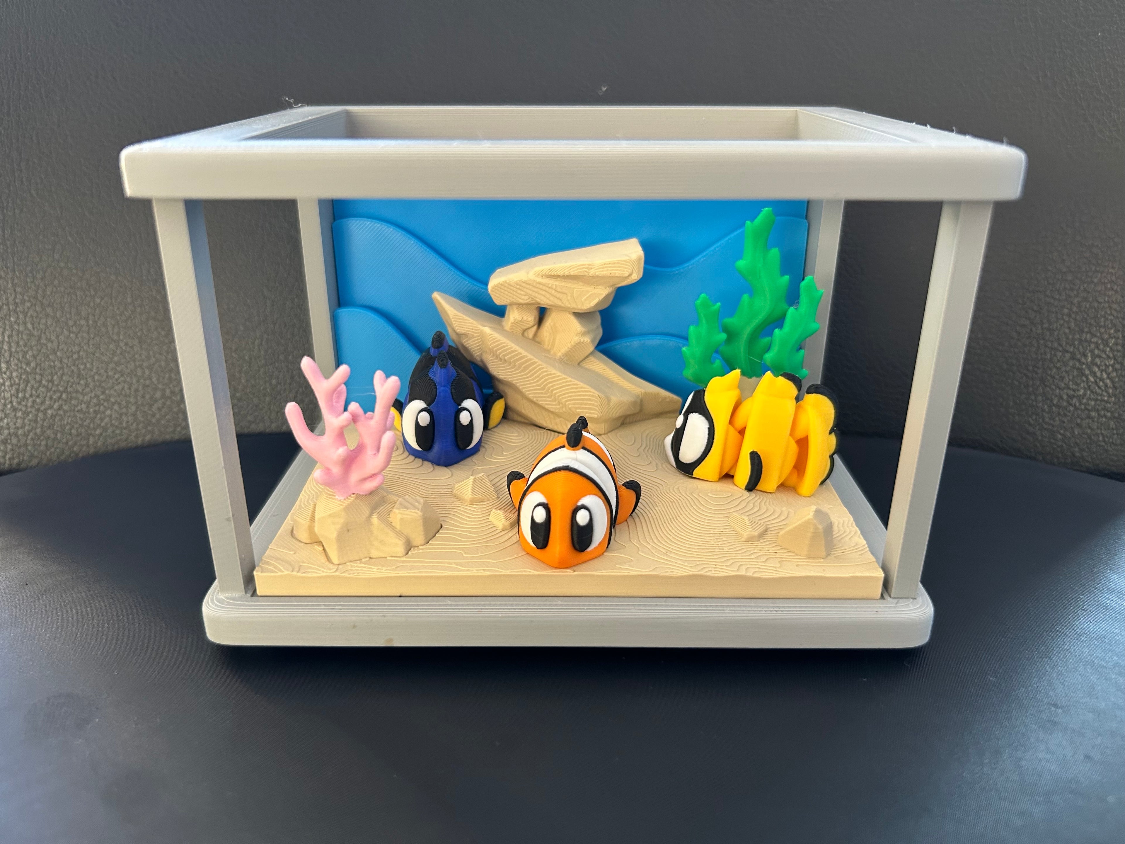 TROPISK FISK MED AKVARIUM