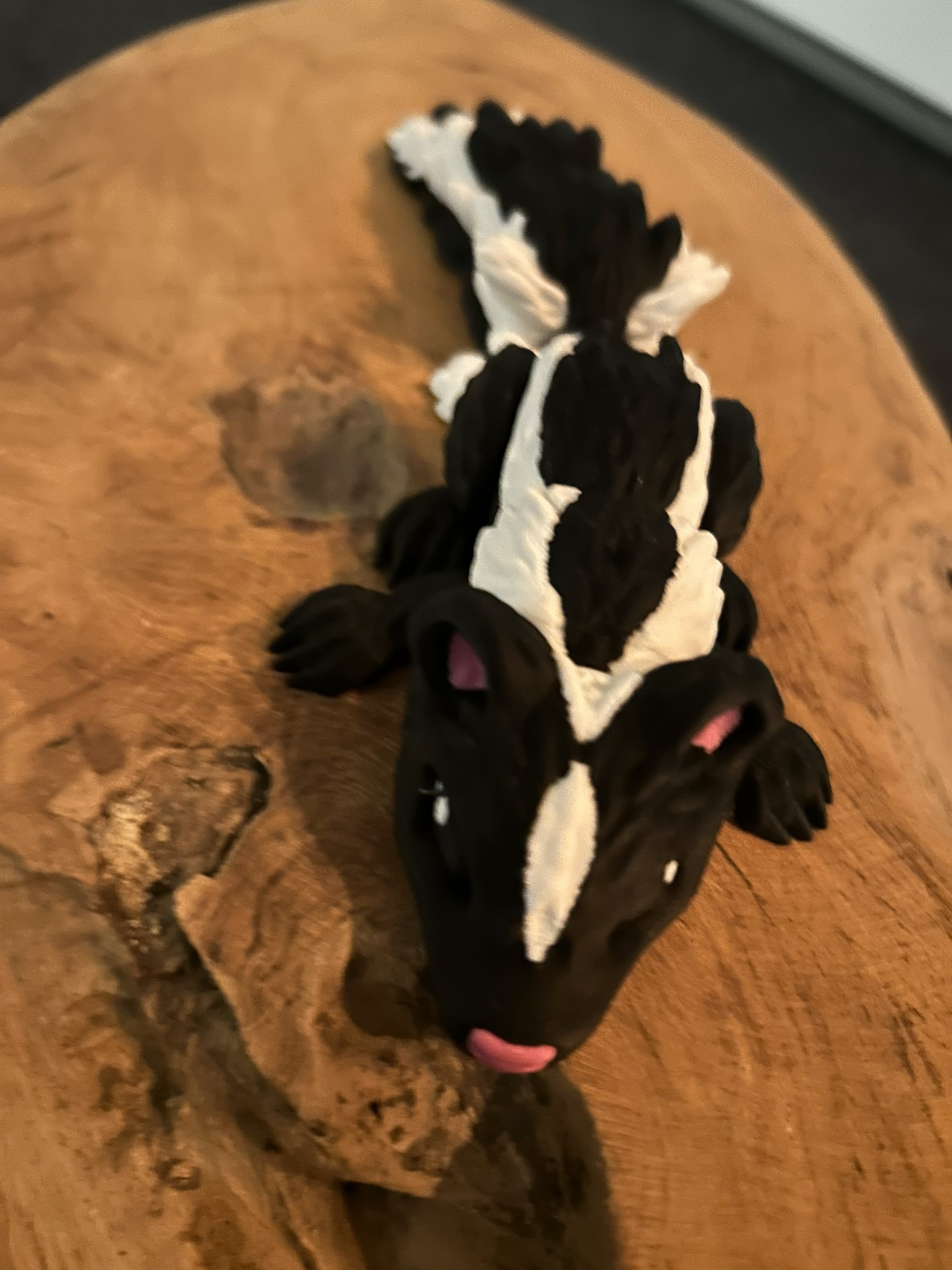 Stinkdyr – Sjov, dekorativ figur som vækker smil